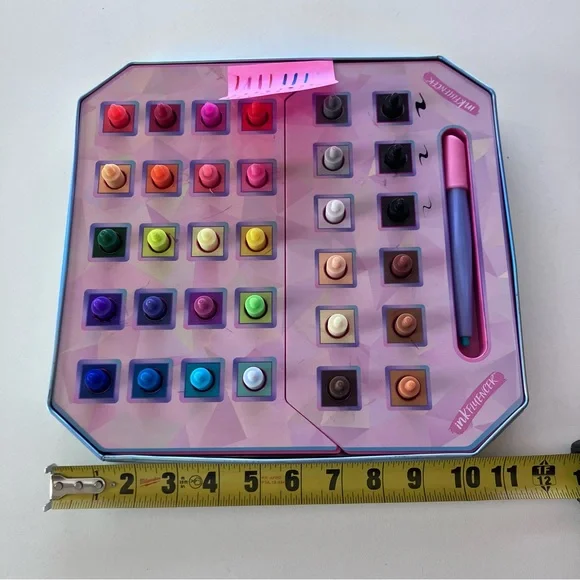 Ink Influencer Click N Color 32 Marker Set Art Kit We Wear Cute TikTok Toy Tin - Picture 12 of 12